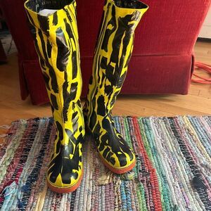 Vibrant Yellow and Black Women's Heeled Boots 10